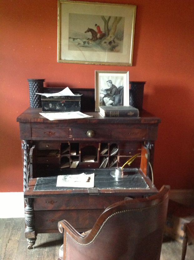 antique-desk